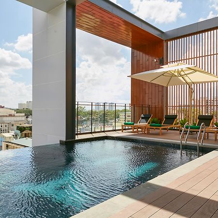 Отель Zazz Urban Ho Chi Minh Экстерьер фото