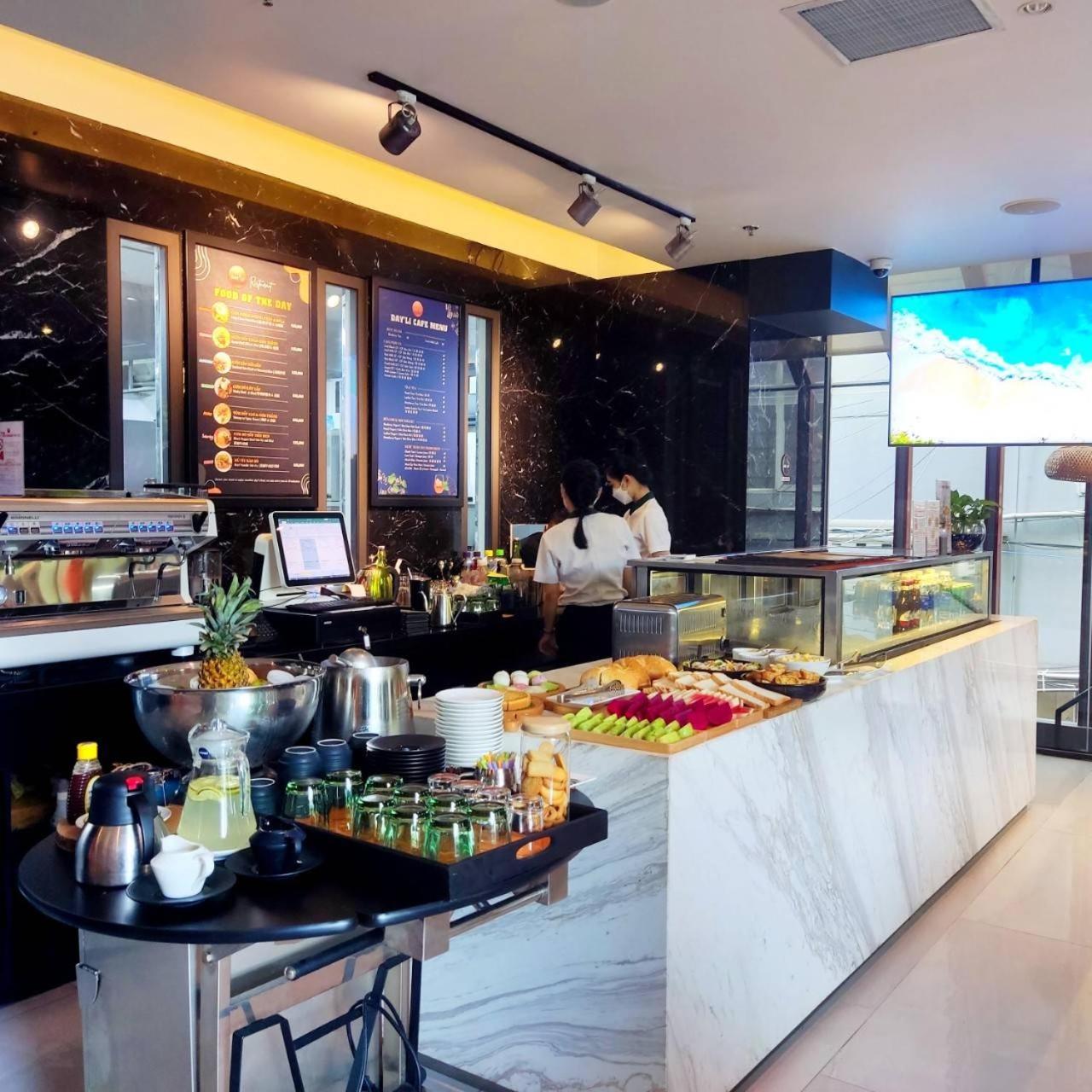 Отель Zazz Urban Ho Chi Minh Экстерьер фото